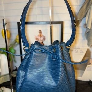 Louis Vuitton Epi Noé Bucket Bag – Authentic
